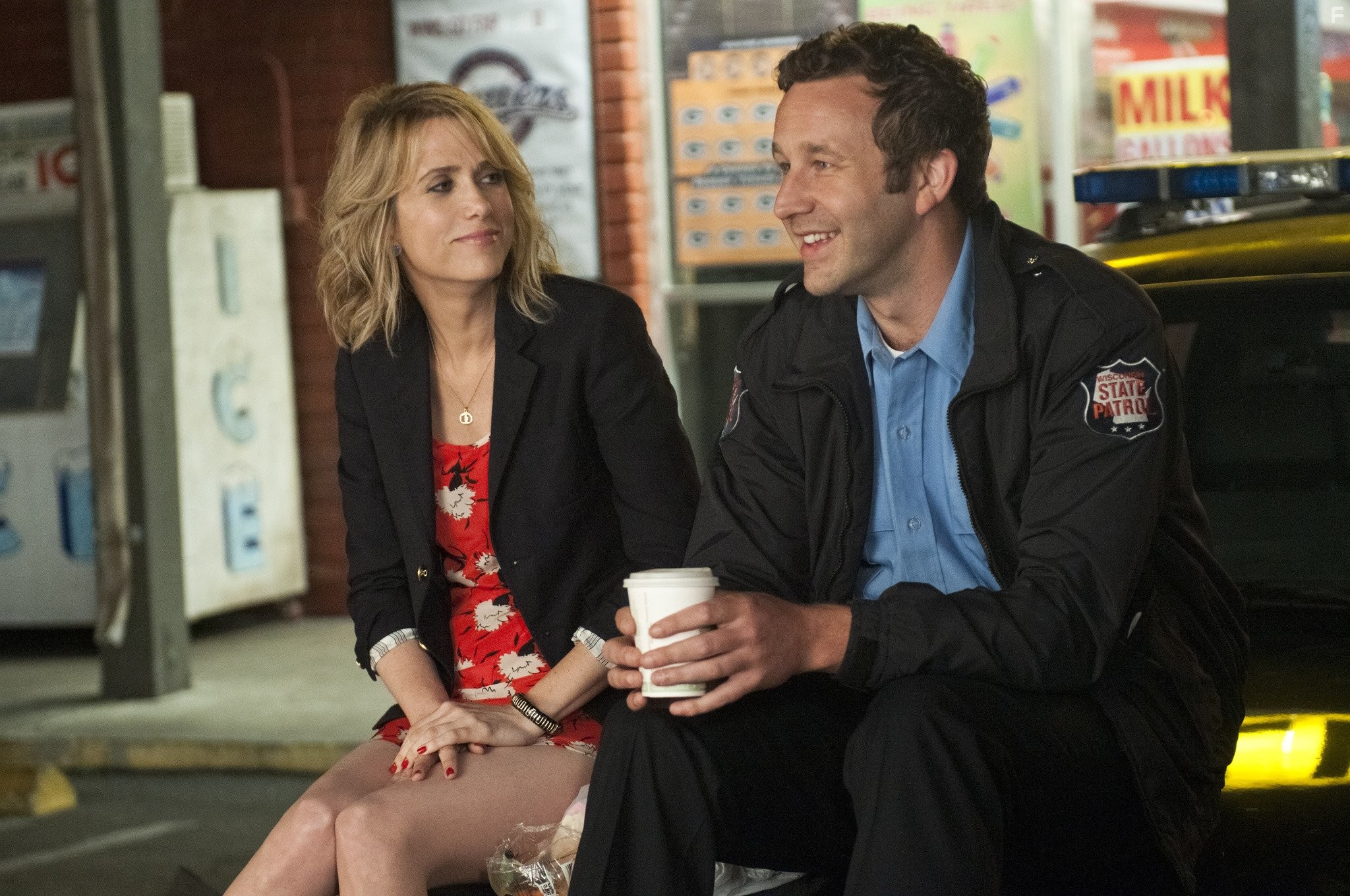 Kristen Wiig and Chris O'Dowd in Девичник в Вегасе (2011)