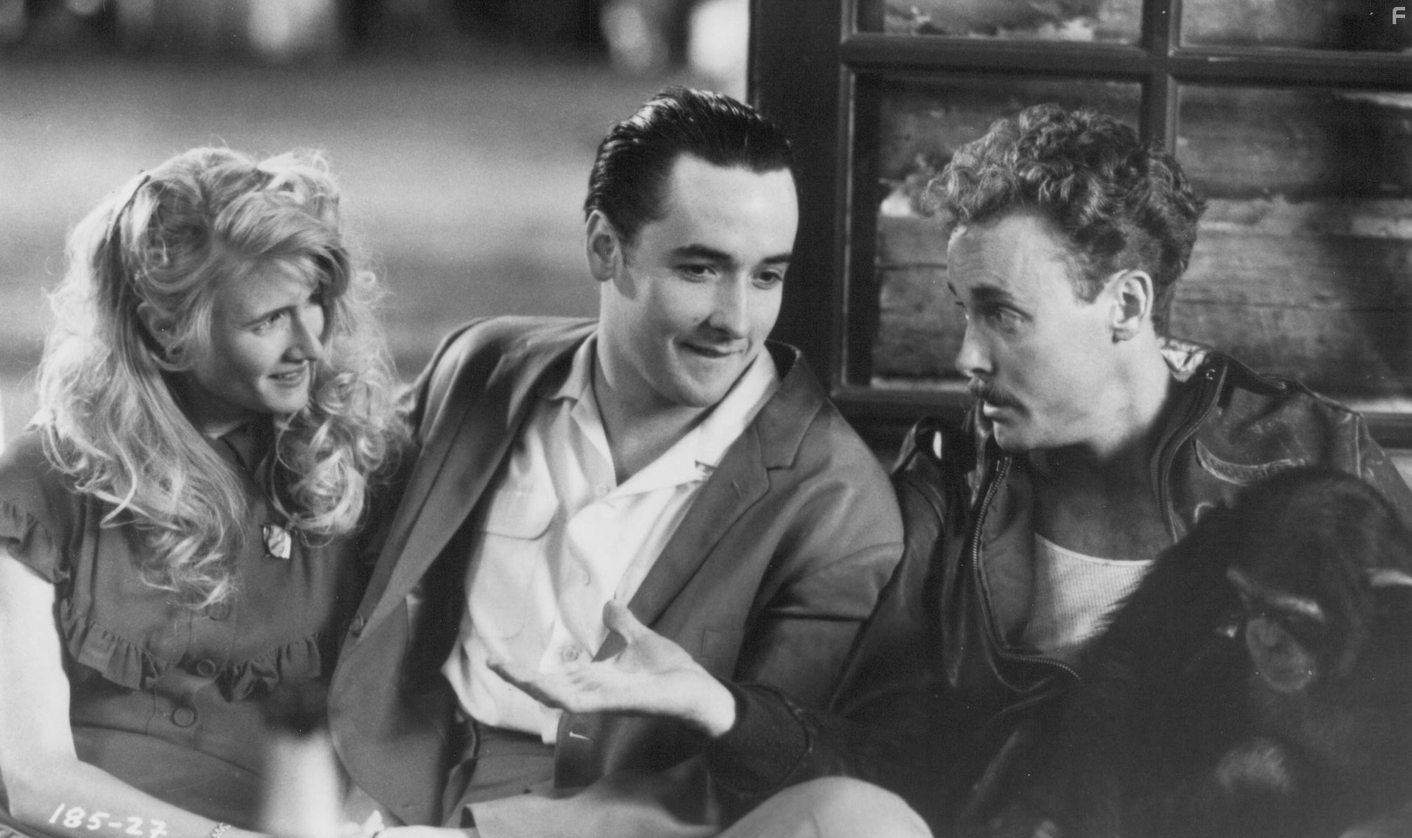 John Cusack, Laura Dern, and John C. McGinley in Создатели тени (1989)
