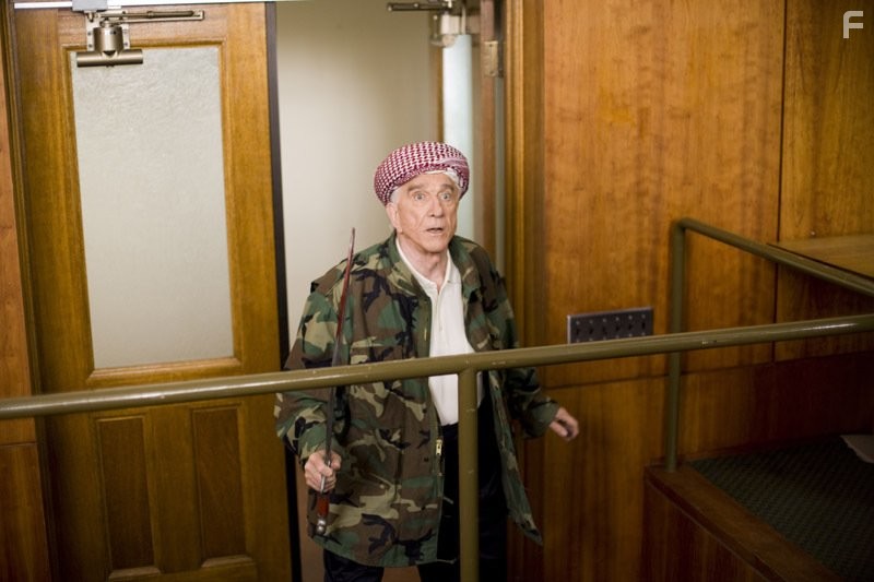 Leslie Nielsen in Американский выскочка (2008)