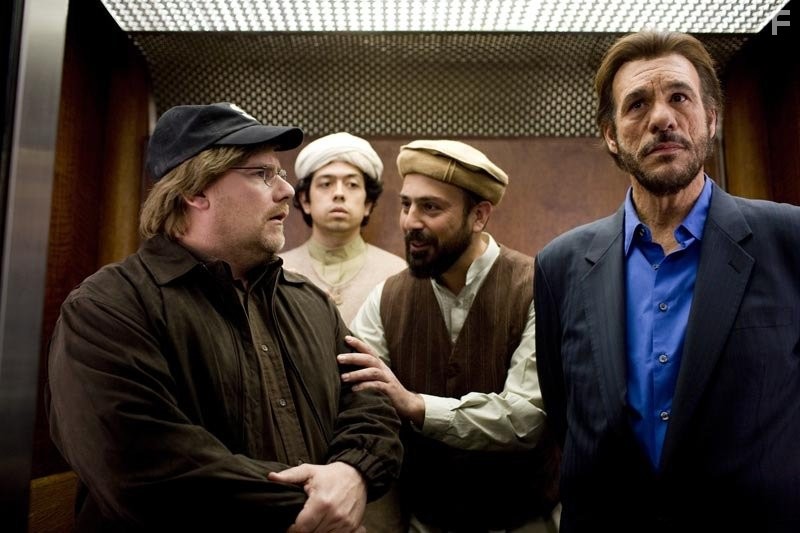 Robert Davi, Geoffrey Arend, Kevin P. Farley, and Serdar Kalsin in Американский выскочка (2008)