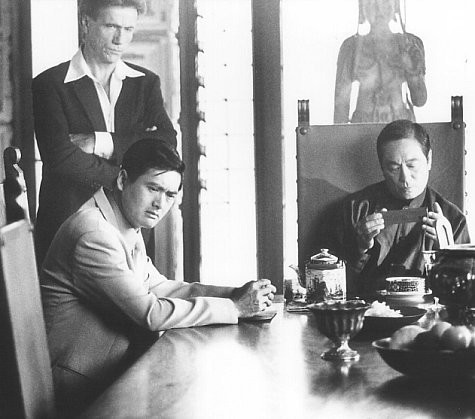 Yun-Fat Chow, J?rgen Prochnow, and Kenneth Tsang in Убийцы на замену (1998)