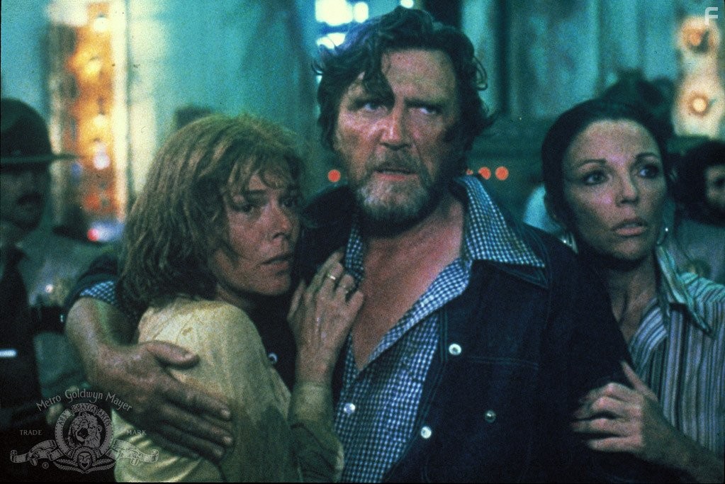 Joan Collins, Robert Lansing, and Jacqueline Scott in Империя муравьев (1977)