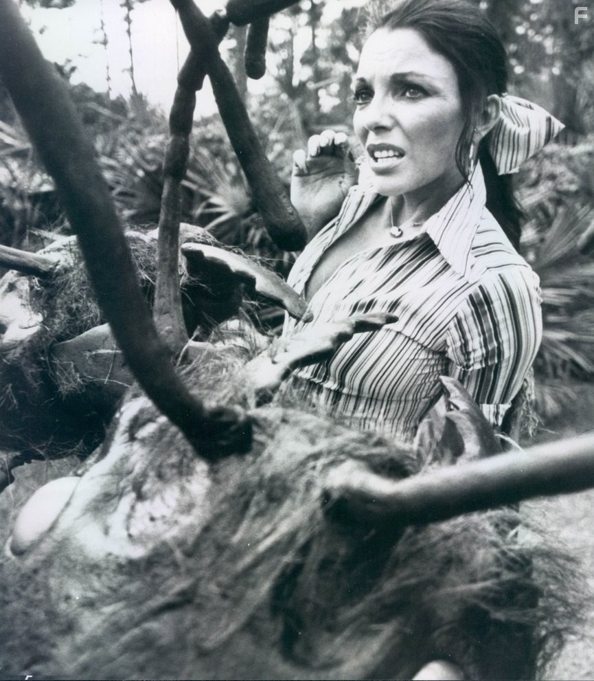 Joan Collins in Империя муравьев (1977)