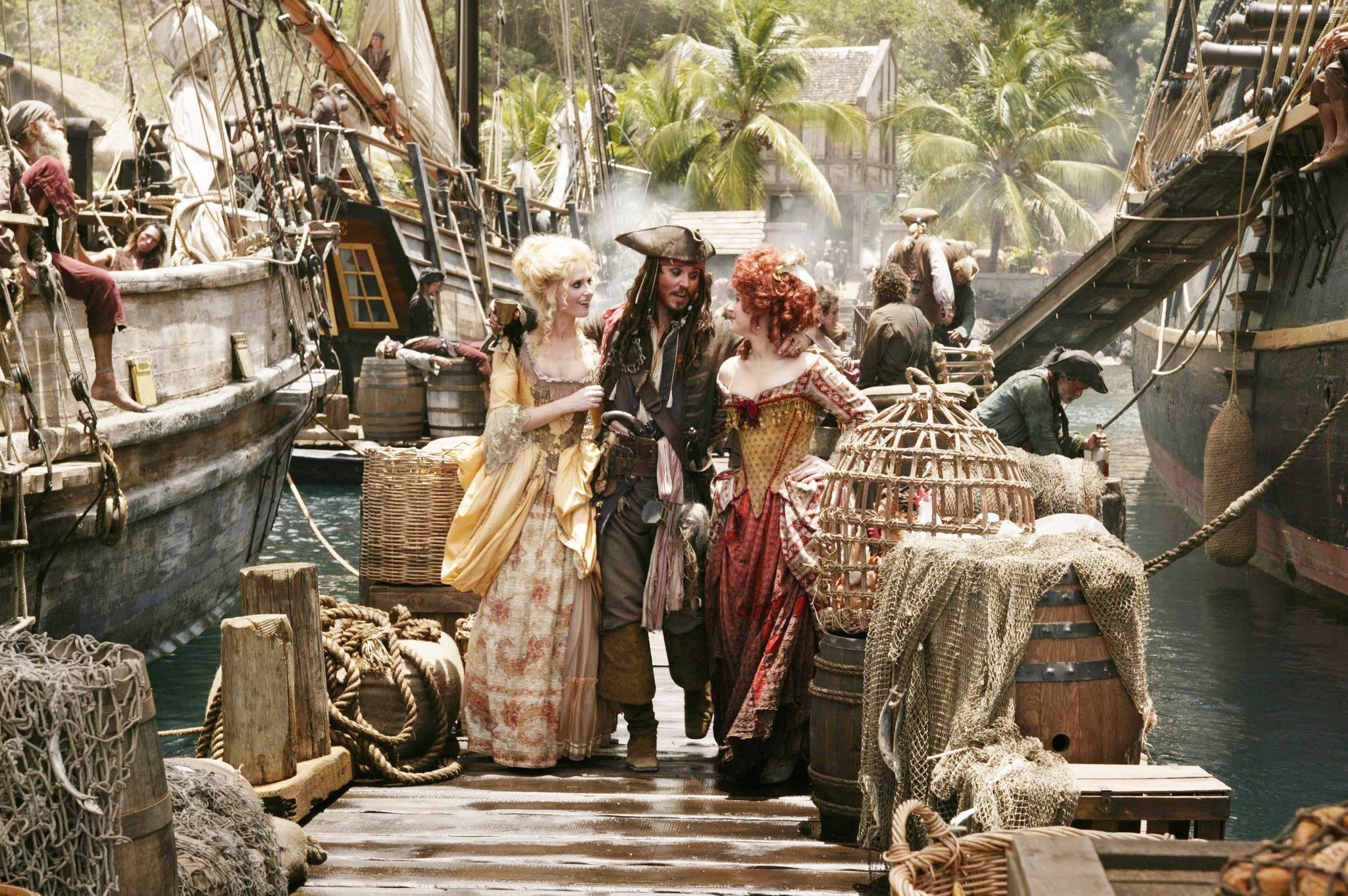 Johnny Depp, Vanessa Branch, and Lauren Maher in Пираты Карибского моря: На краю Света (2007)