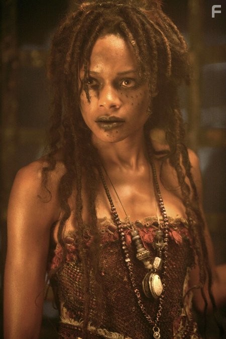 Naomie Harris in Пираты Карибского моря: На краю Света (2007)