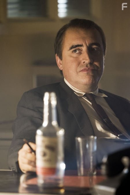 Alfred Molina in Контора (2007)