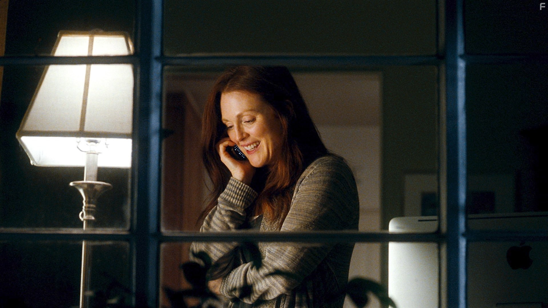 Julianne Moore in Эта дурацкая любовь (2011)