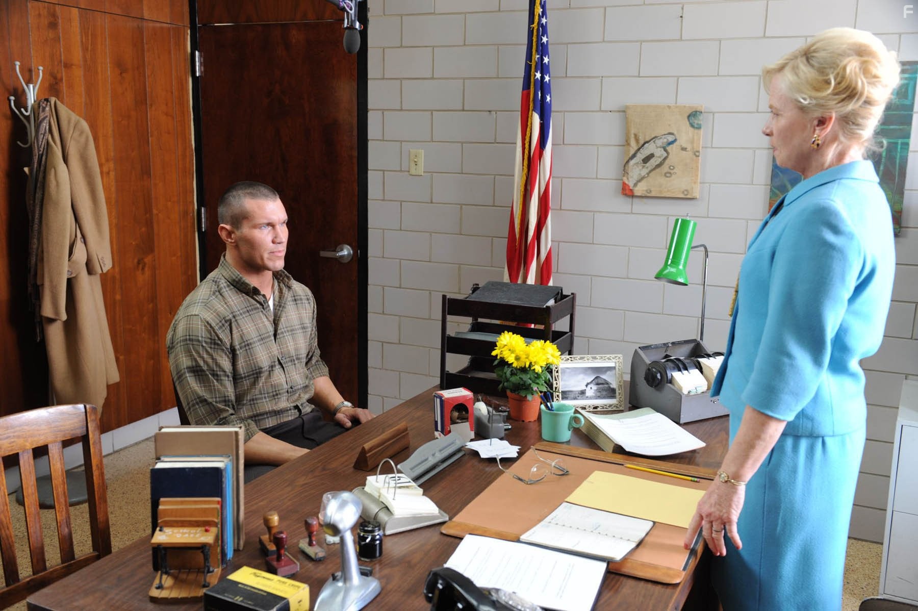 Amy Madigan and Randy Orton in Вот я какой (2011)