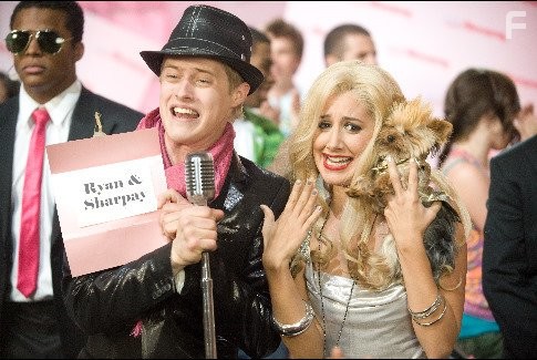 Ashley Tisdale and Lucas Grabeel in Классный мюзикл: Выпускной (2008)