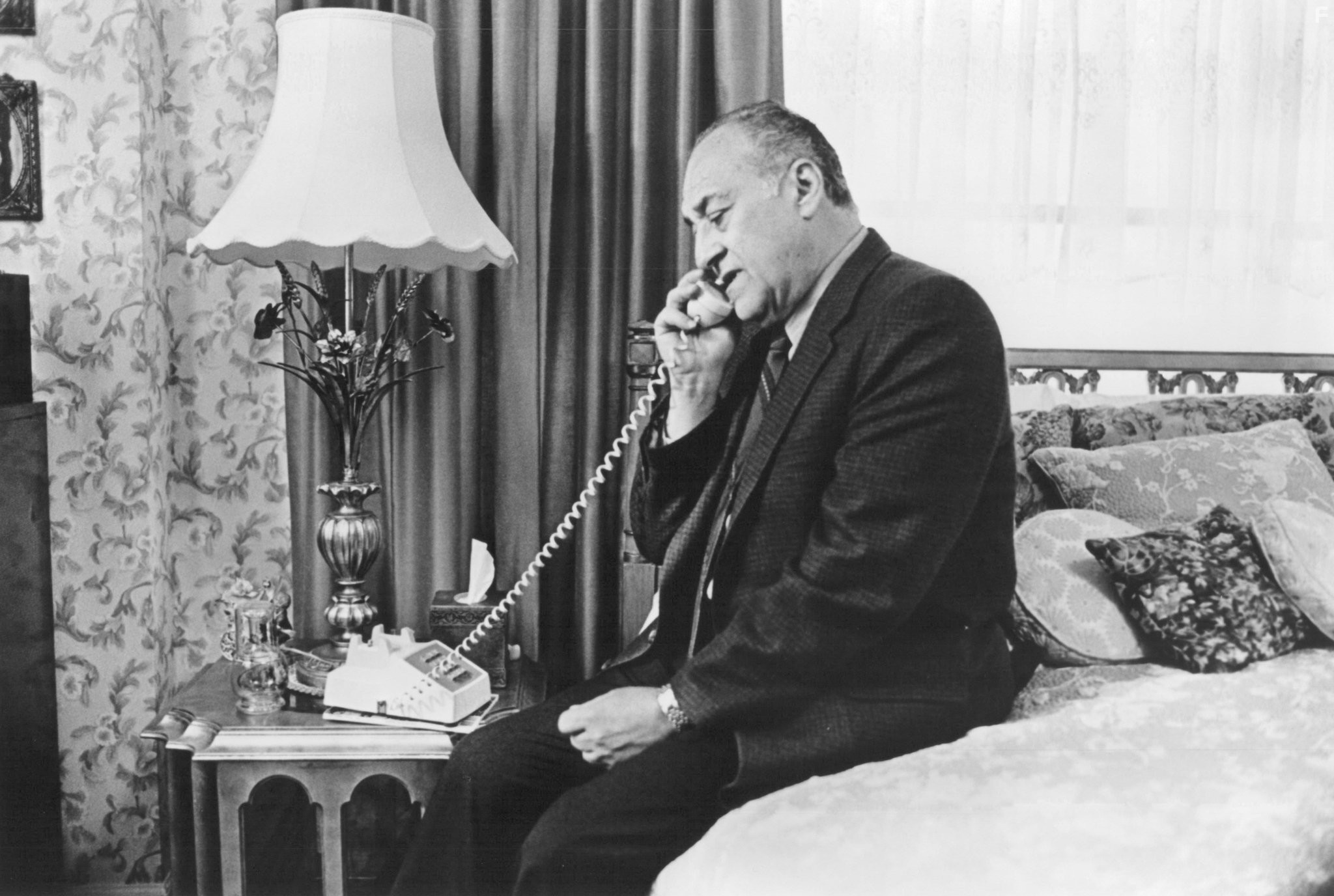 Jerry Adler in Загадочное убийство в Манхэттэне (1993)