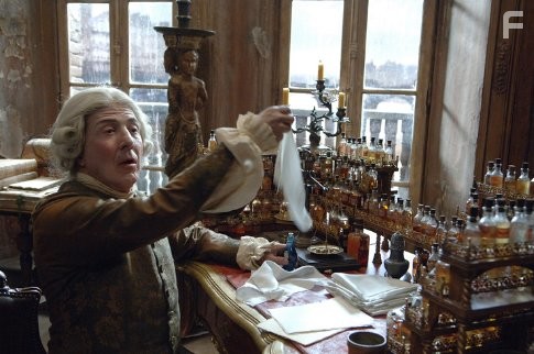 Dustin Hoffman in Парфюмер: История одного убийцы (2006)