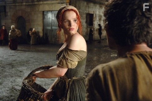 Karoline Herfurth and Ben Whishaw in Парфюмер: История одного убийцы (2006)