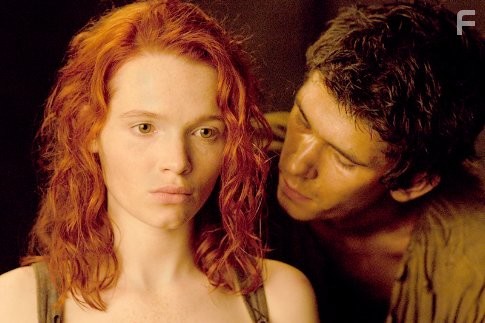 Karoline Herfurth and Ben Whishaw in Парфюмер: История одного убийцы (2006)