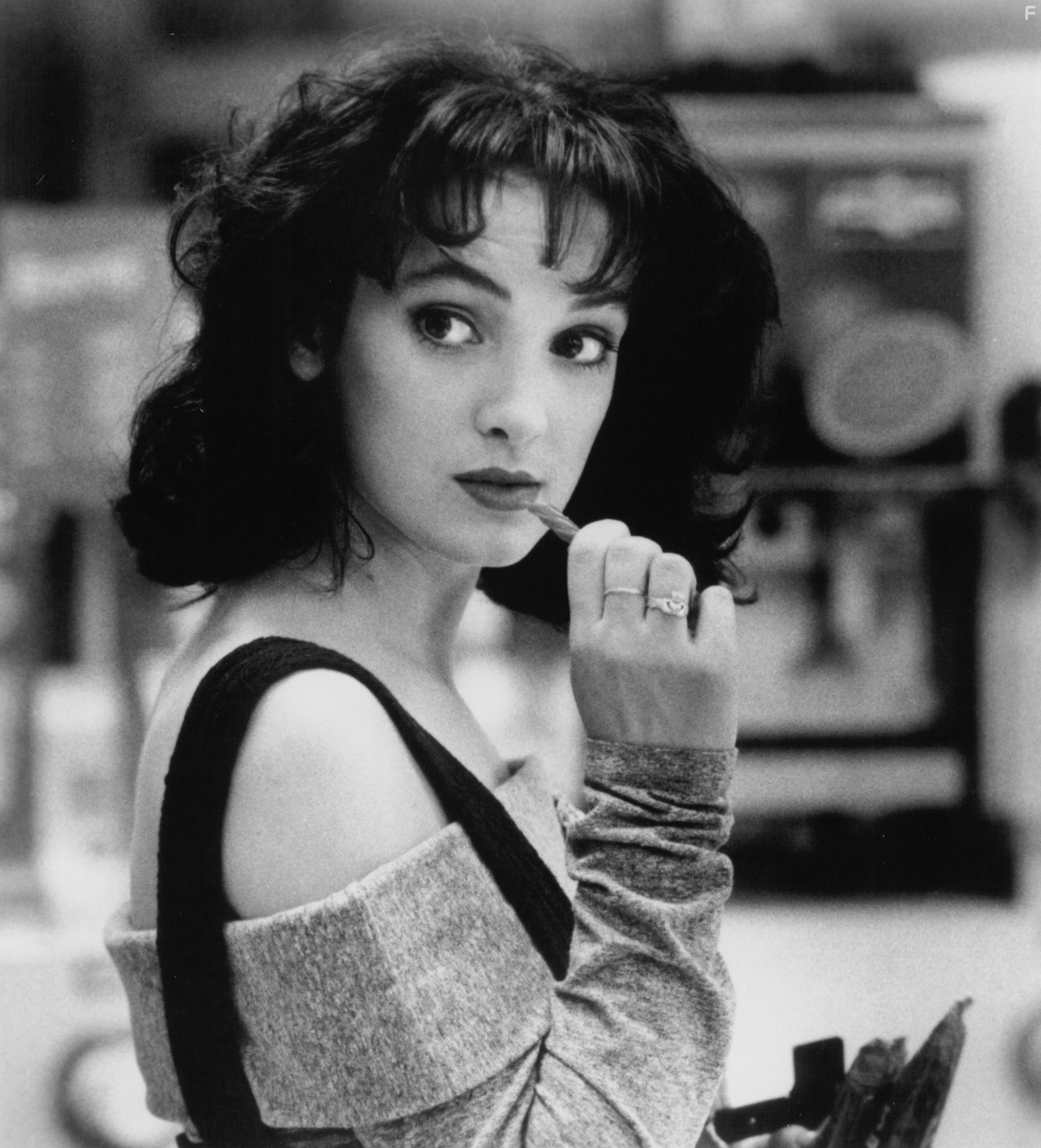 Winona Ryder in Смертельное влечение (1988)