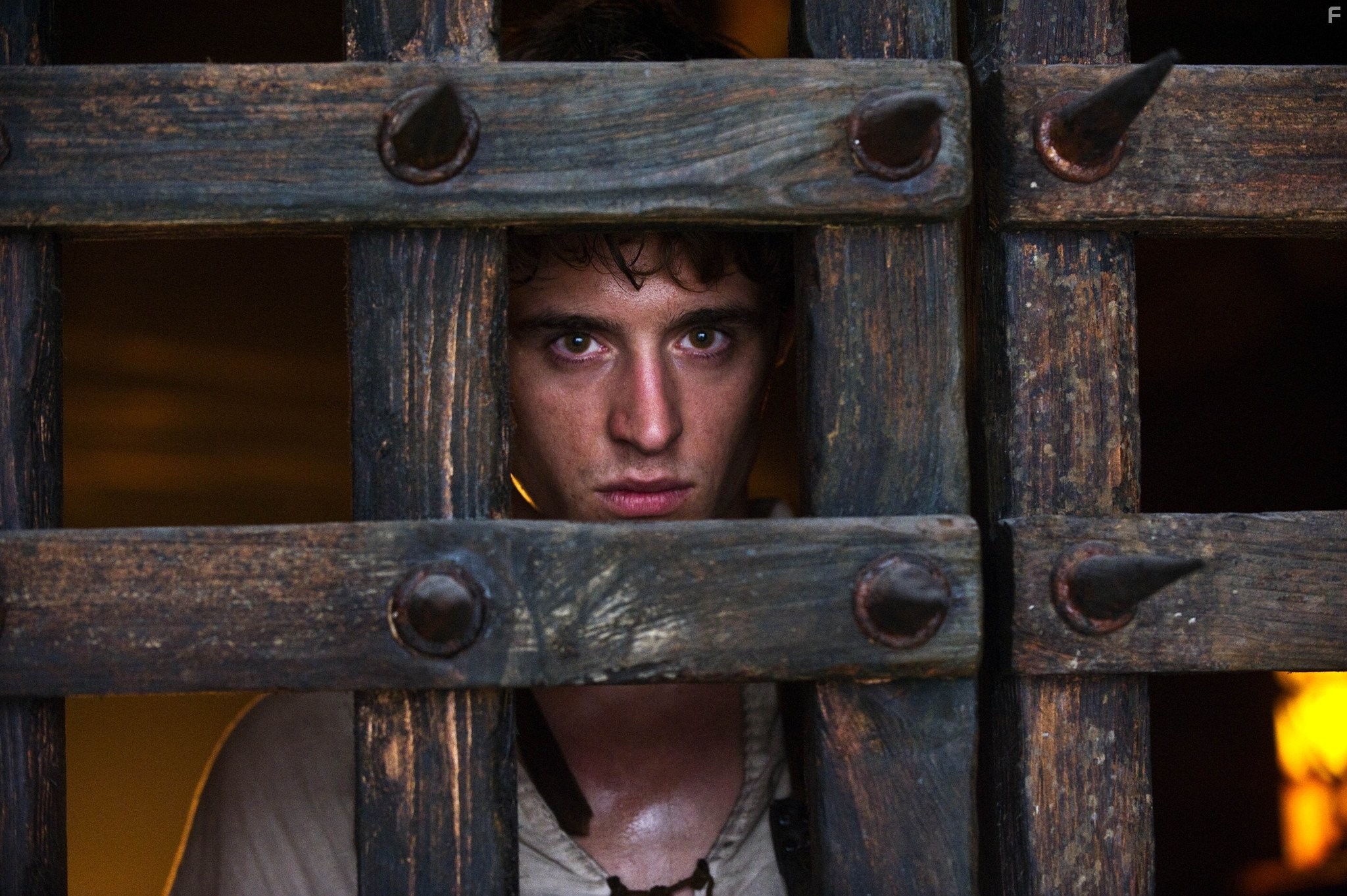 Max Irons in Красная шапочка (2011)