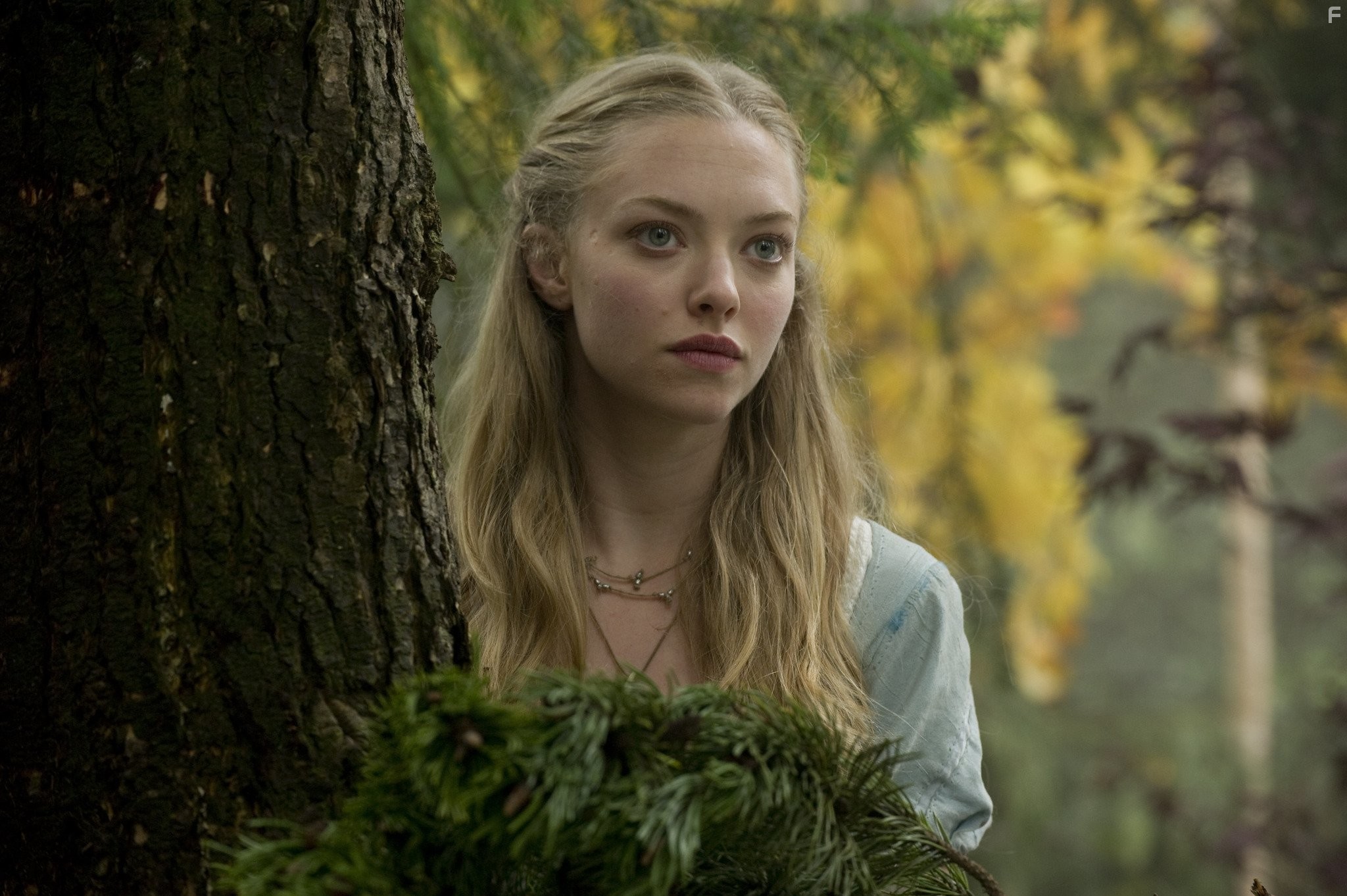 Amanda Seyfried in Красная шапочка (2011)