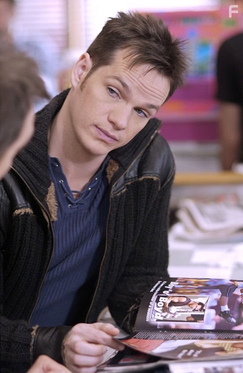 Peter Paige in Близкие друзья (2000)