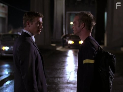 Simon Baker in Защитник (2001)