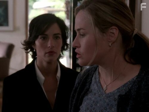 Wendy Moniz in Защитник (2001)