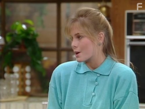 Nicole Eggert in Чарльз в ответе (1984)