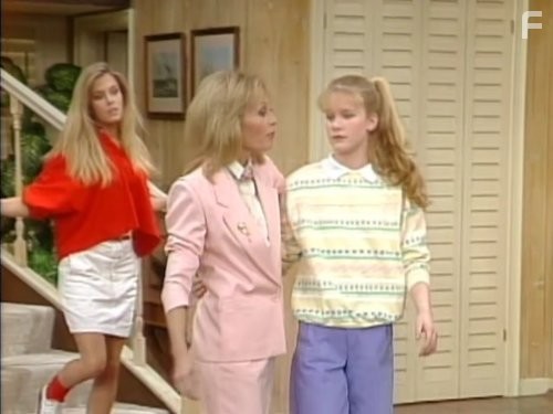 Nicole Eggert, Josie Davis, and Sandra Kerns in Чарльз в ответе (1984)