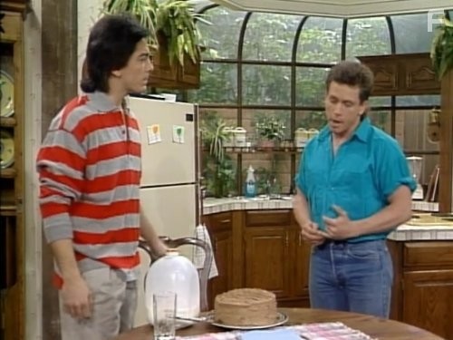 Scott Baio and Willie Aames in Чарльз в ответе (1984)