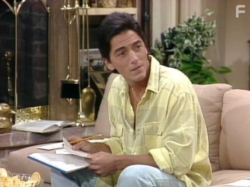 Scott Baio in Чарльз в ответе (1984)