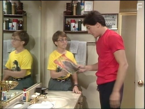 Scott Baio and Jonathan Ward in Чарльз в ответе (1984)