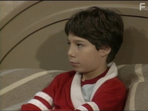 Michael Pearlman in Чарльз в ответе (1984)