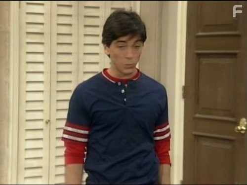 Scott Baio in Чарльз в ответе (1984)