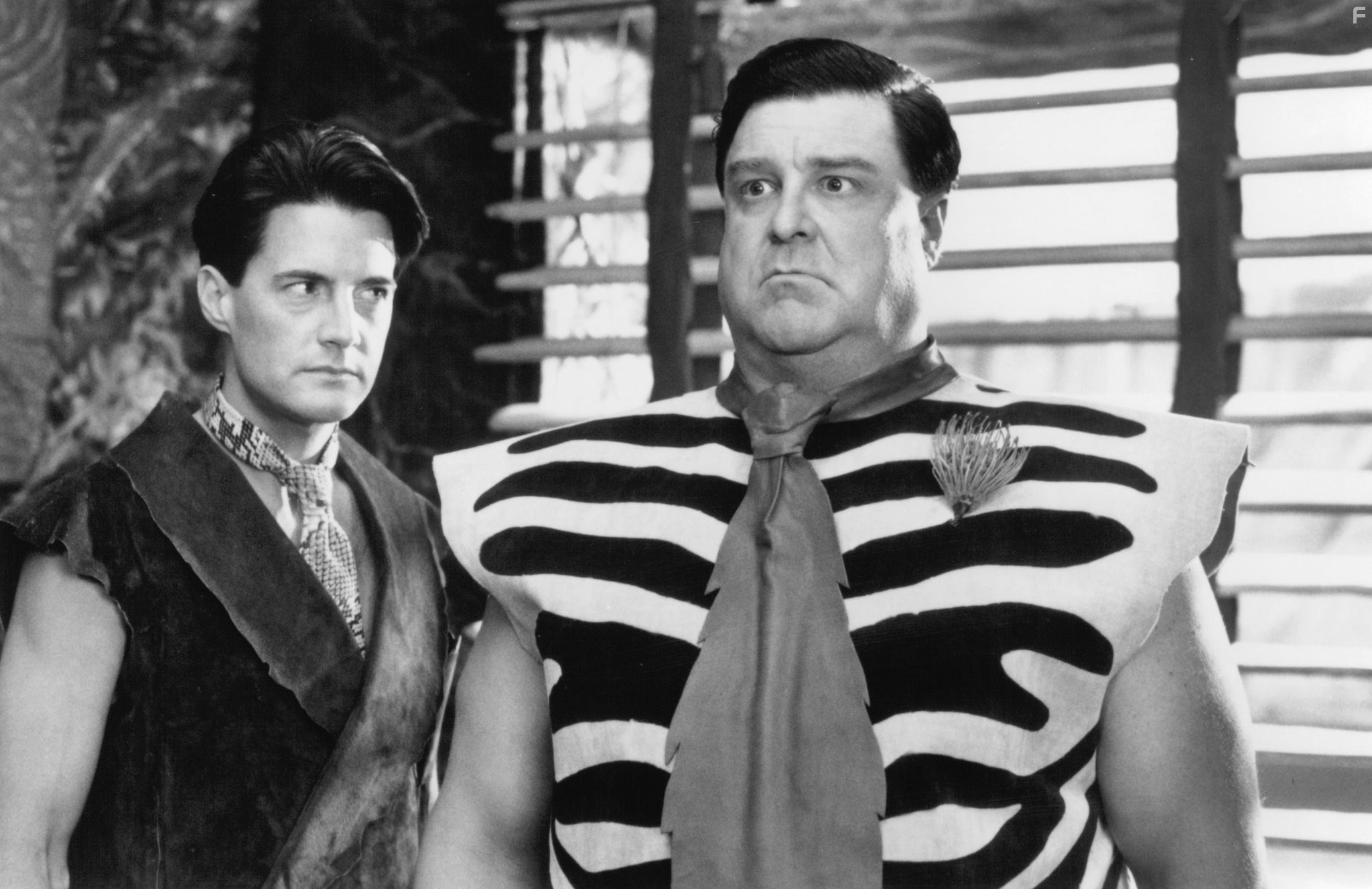 John Goodman and Kyle MacLachlan in Флинтстоуны (1994)