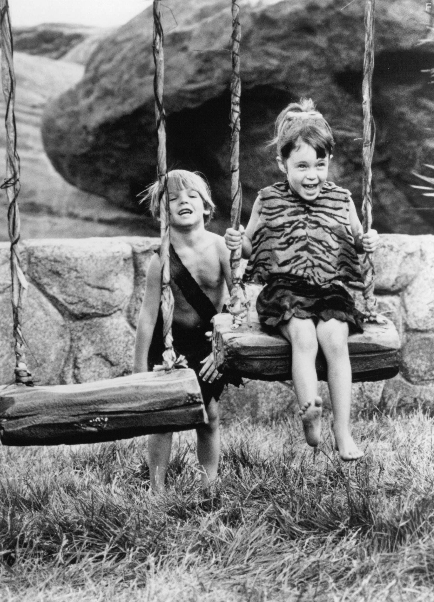 Hlynur Sigur?sson, Marin? Sigur?sson, Elaine Silver, and Melanie Silver in Флинтстоуны (1994)