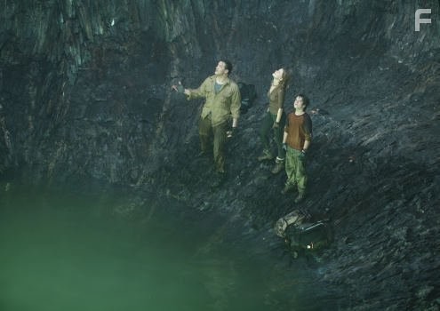 Brendan Fraser, Josh Hutcherson, and Anita Briem in Путешествие к центру Земли (2008)
