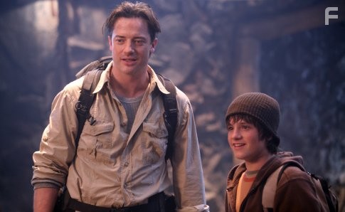 Brendan Fraser and Josh Hutcherson in Путешествие к центру Земли (2008)