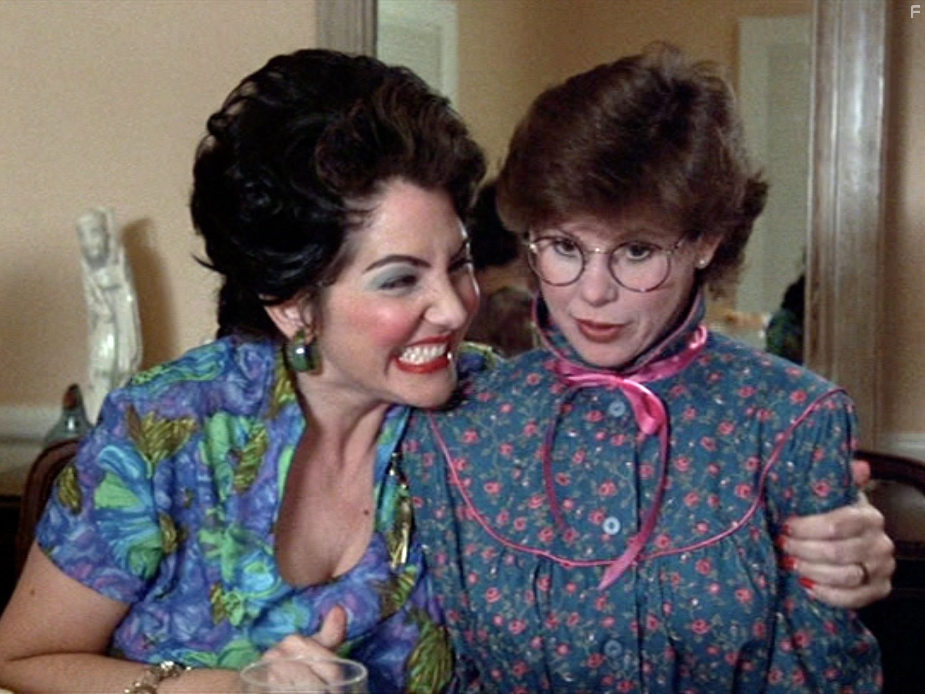 Kim Darby and Laura Waterbury in Уж лучше умереть (1985)