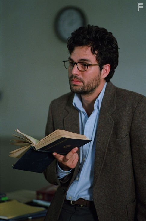Mark Ruffalo in Мы здесь больше не живем (2004)