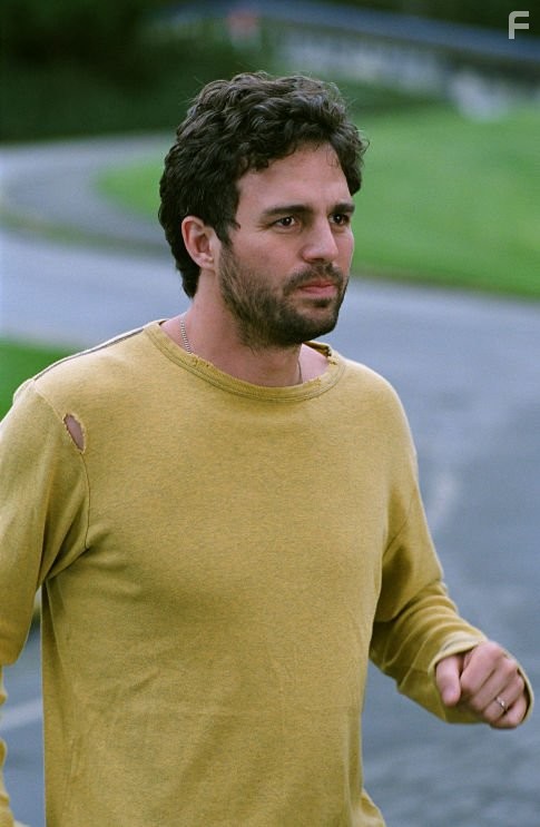 Mark Ruffalo in Мы здесь больше не живем (2004)