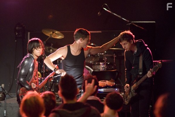 Michael Cera, Aaron Yoo, and Rafi Gavron in Будь моим парнем на пять минут (2008)