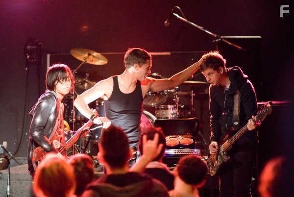 Michael Cera, Aaron Yoo, and Rafi Gavron in Будь моим парнем на пять минут (2008)