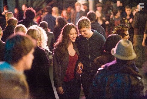 Michael Cera and Kat Dennings in Будь моим парнем на пять минут (2008)