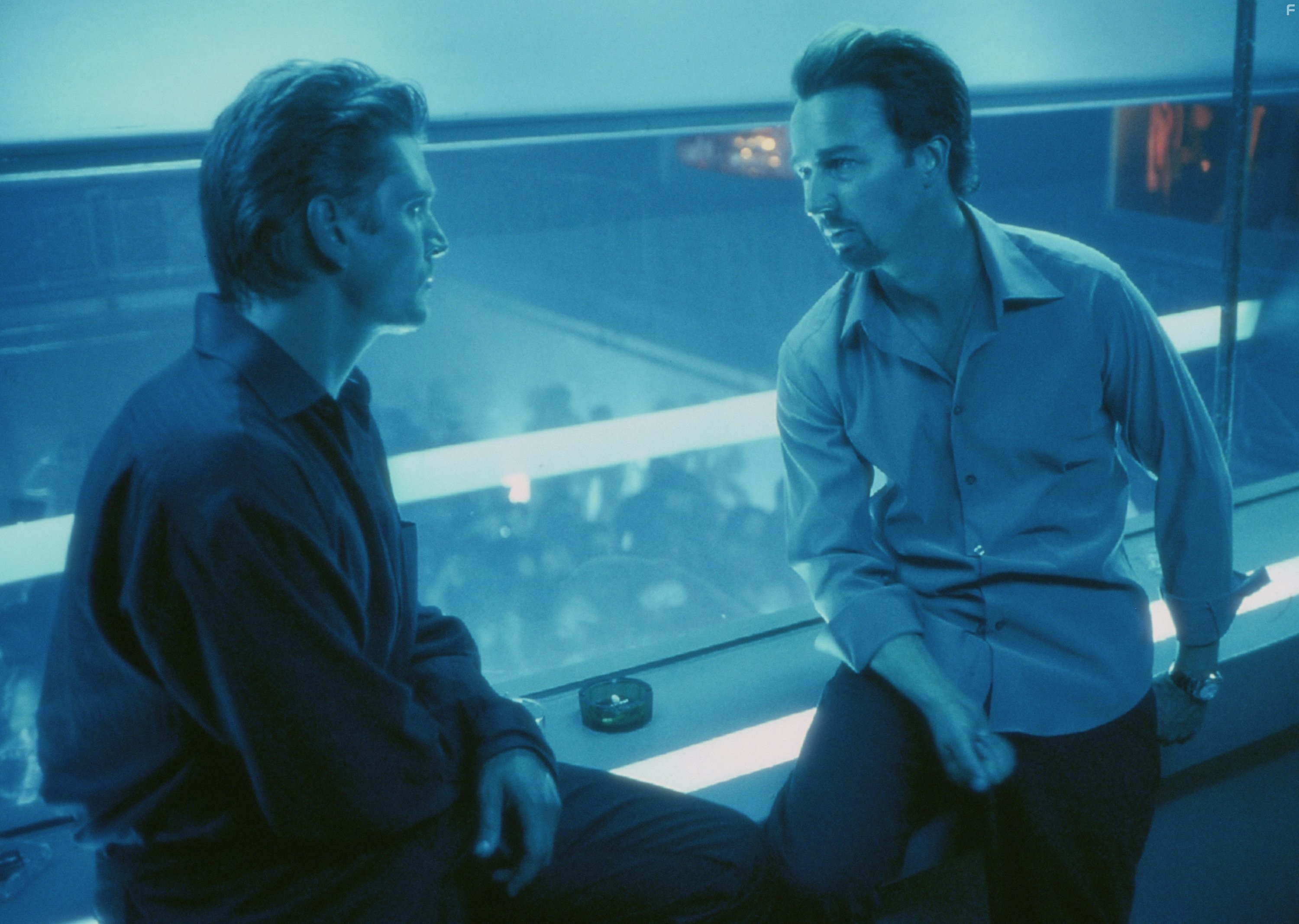 Edward Norton and Barry Pepper in 25-Й час (2002)