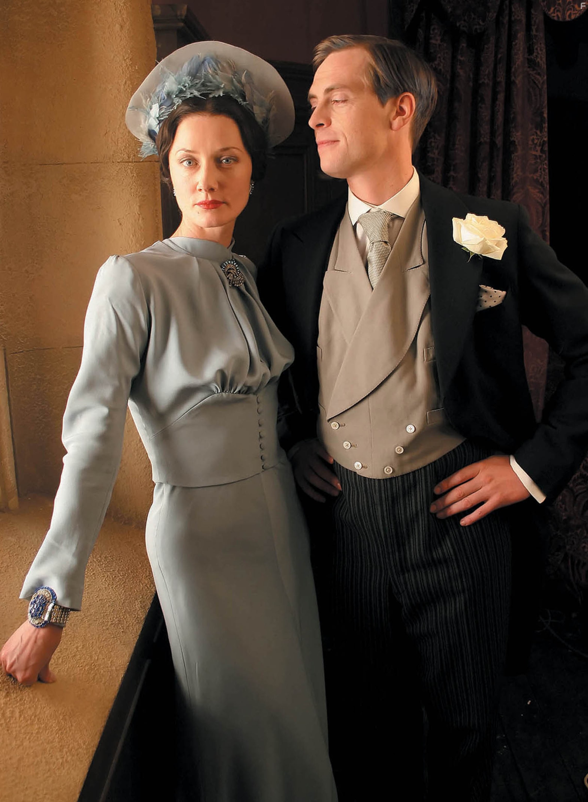 Joely Richardson and Stephen Campbell Moore in Wallis & Edward (2005)