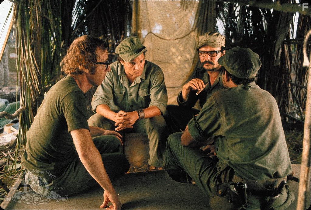 Woody Allen and Jacobo Morales in Бананы (1971)