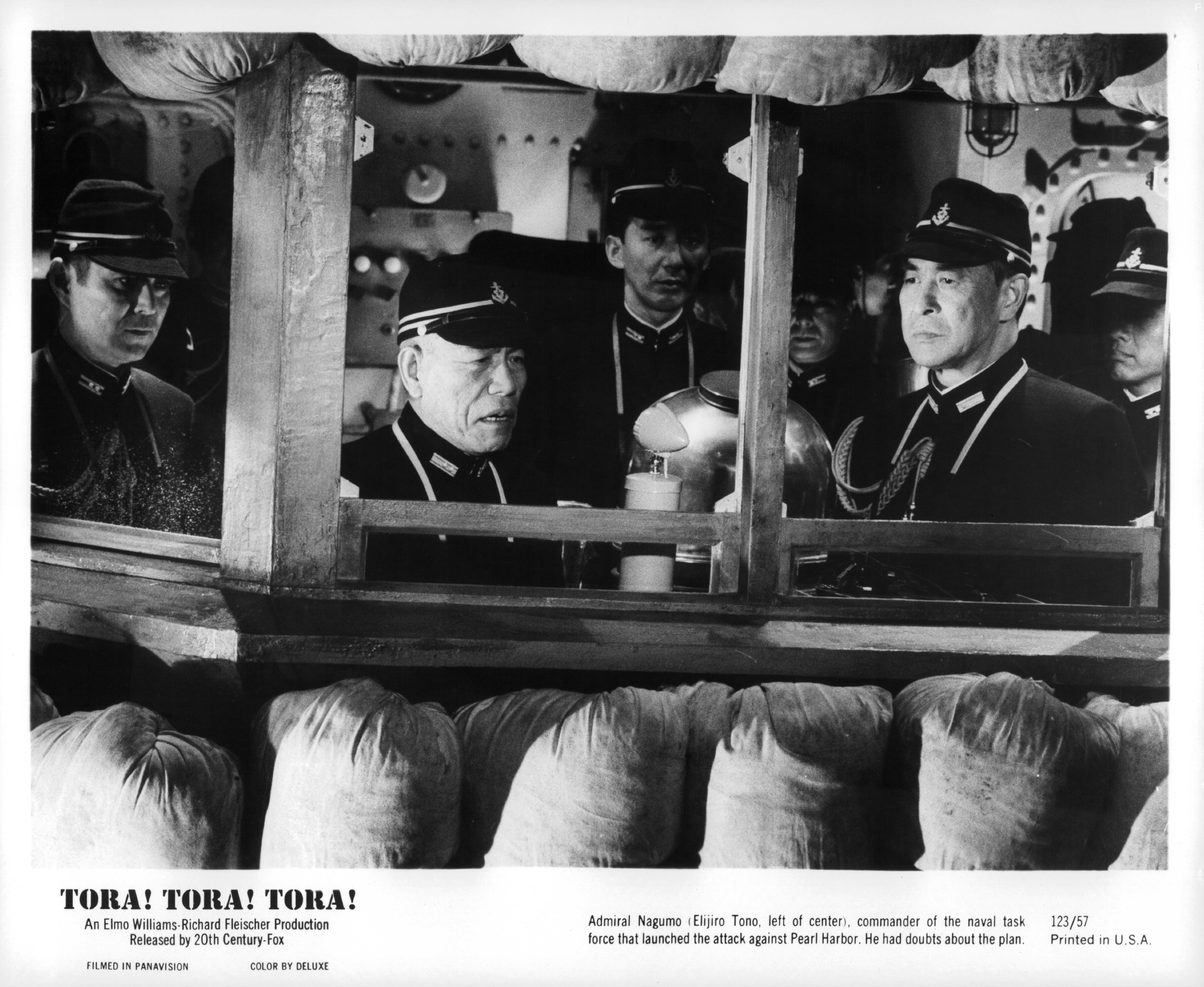 Tatsuya Mihashi and Eijir? T?no in Тора! Тора! Тора! (1970)