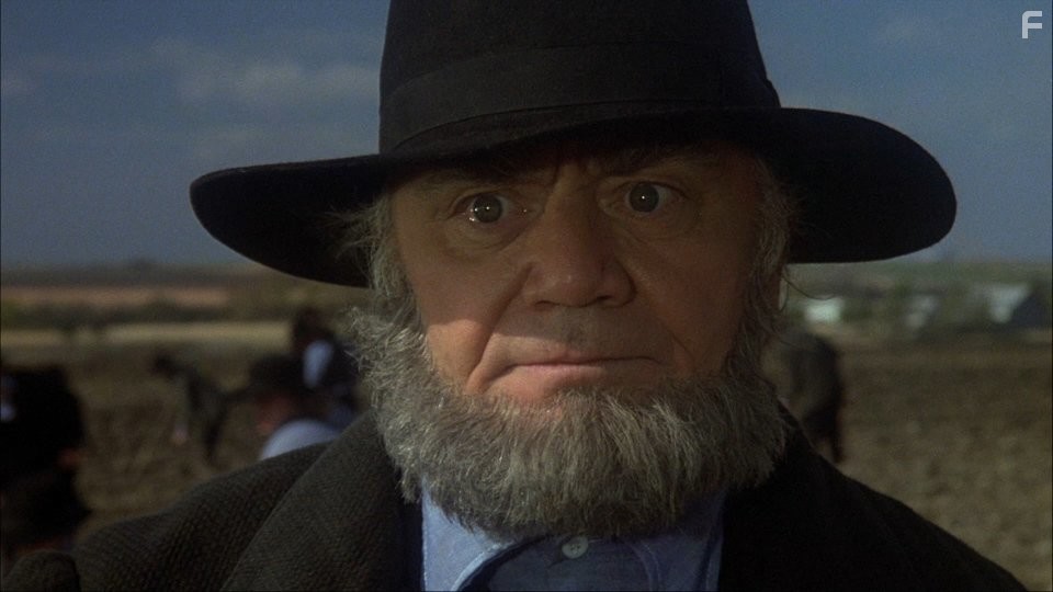 Ernest Borgnine in Смертельное благословение (1981)