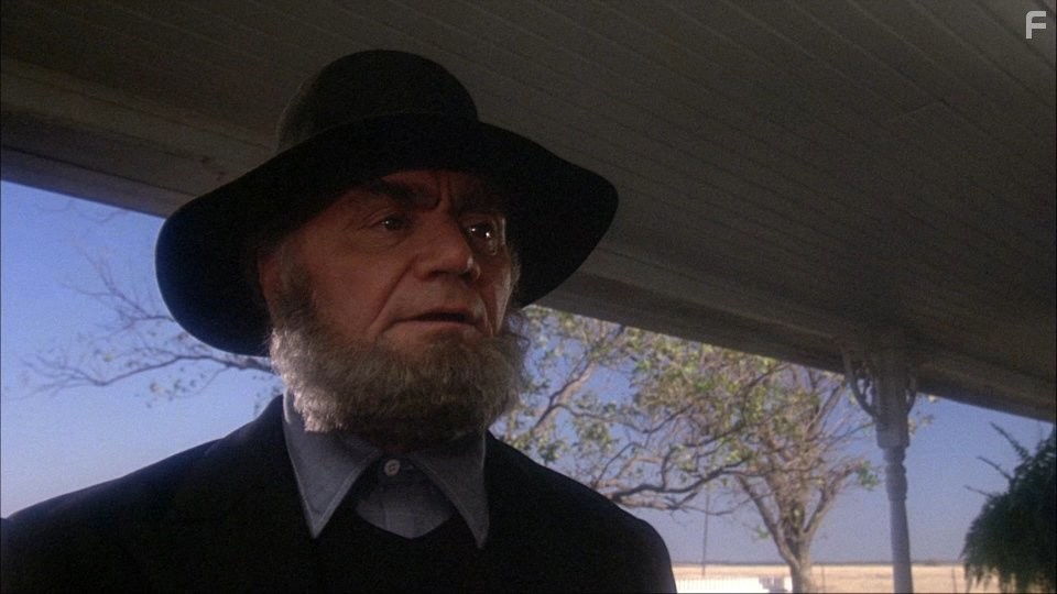 Ernest Borgnine in Смертельное благословение (1981)