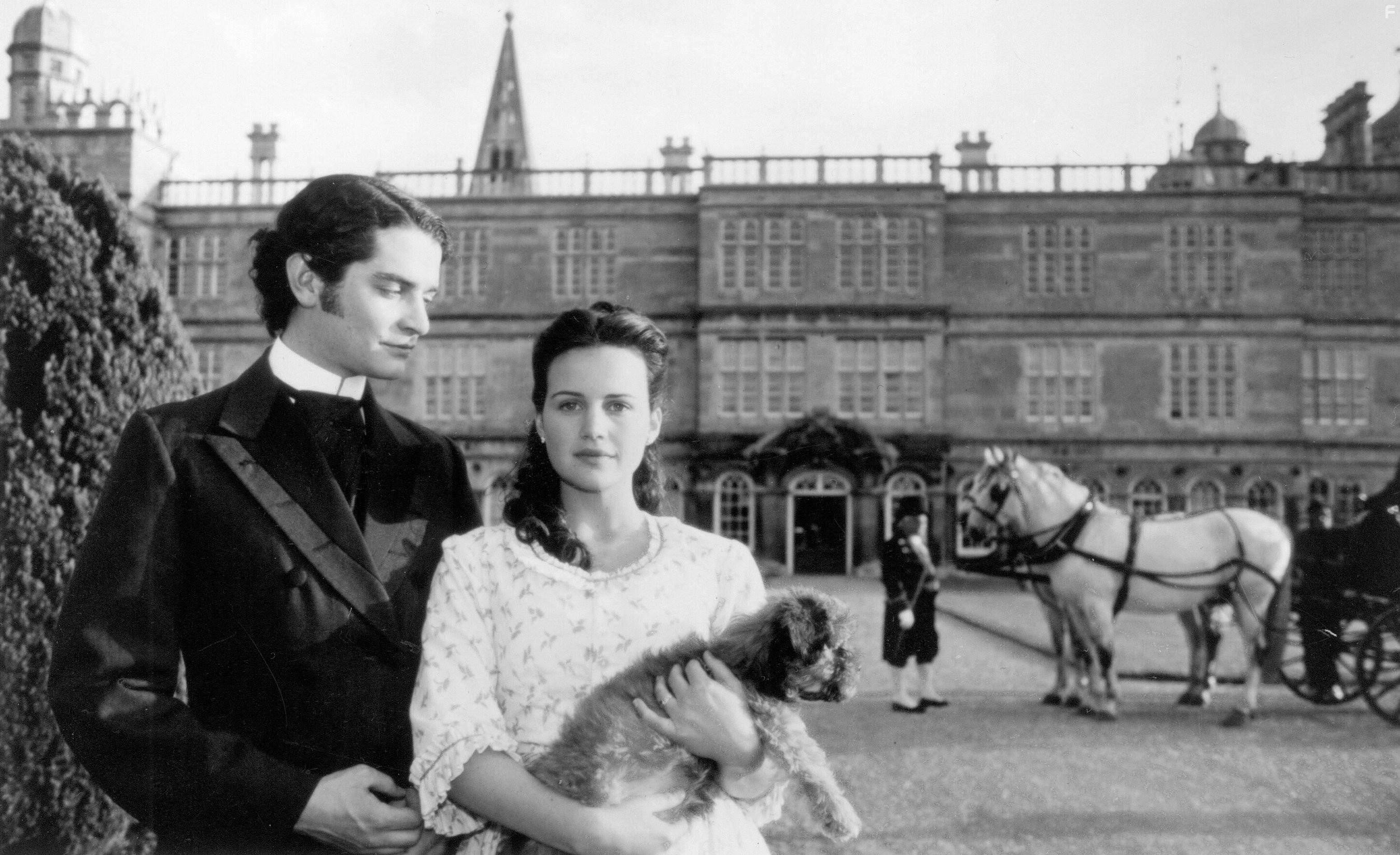 Carla Gugino and James Frain in Красотки (1995)