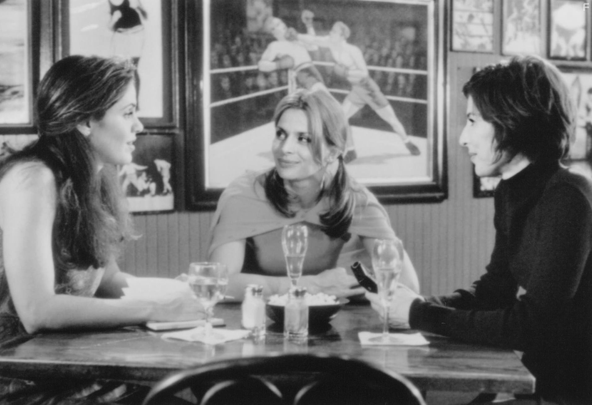 Nastassja Kinski, Amy Brenneman, and Catherine Keener in Твои друзья и соседи (1998)