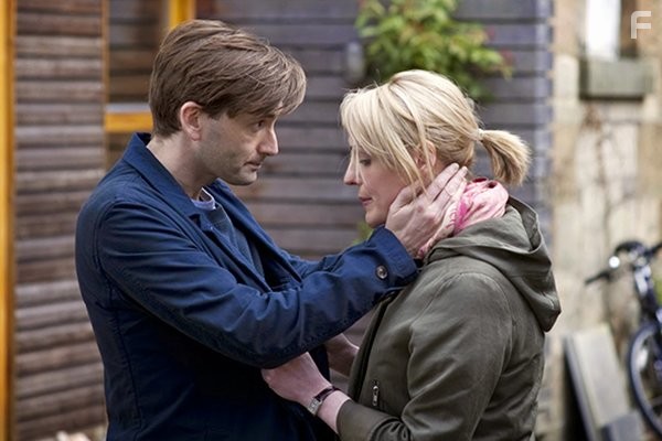 David Tennant and Suranne Jones in Одинокий отец (2010)