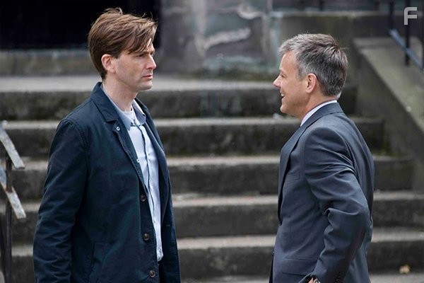 Rupert Graves and David Tennant in Одинокий отец (2010)
